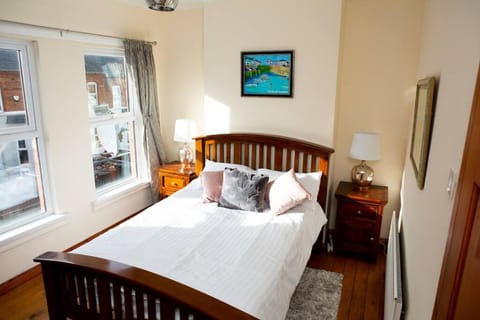Cheerful 2 bedroom house in the heart of Belfast House in Belfast