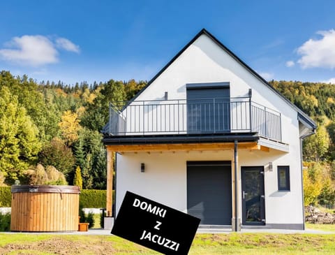 Property building, Day, Garden, Hot Tub