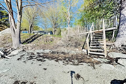 Waterfront Oasis House in Trenton