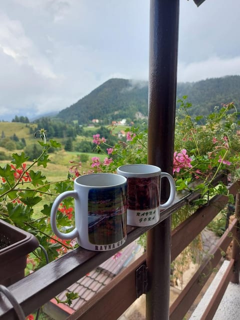 Coffee/tea facilities, Mountain view
