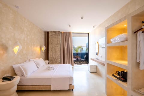 Bed, Photo of the whole room, Seating area, towels