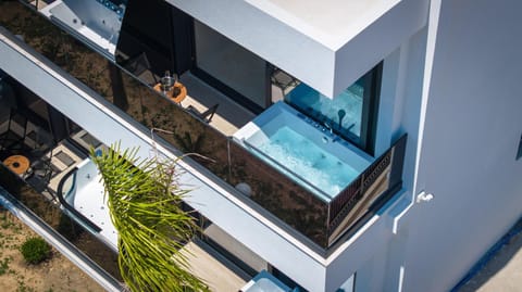 Day, Hot Tub, Garden view
