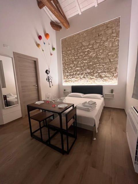 Bed, Bedroom, internet, air conditioner