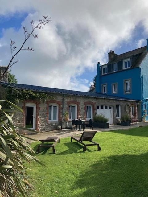 AN GOVEL House in Crozon