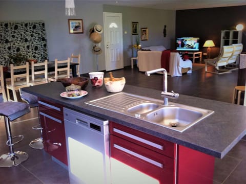 Villa Moderne à Vagnas: Piscine Chauffée, 6 Pers, Proche Vallon Pont d’Arc - FR-1-382-176 House in Provence-Alpes-Côte d'Azur