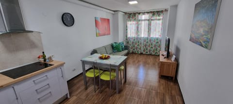 Kitchen or kitchenette, Living room
