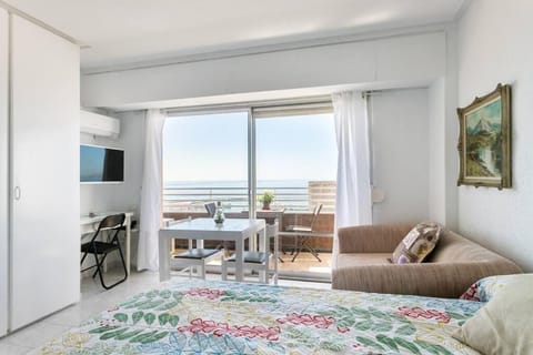 Breathtaking sea view from downtown Alicante! Apartment in Alicante