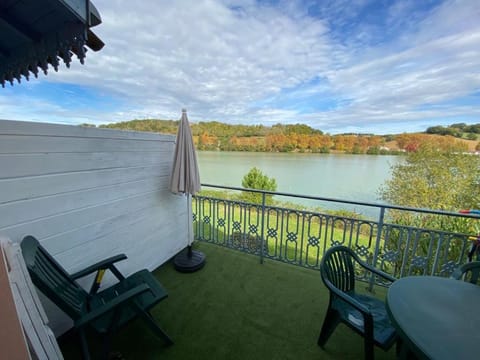 Balcony/Terrace, Lake view