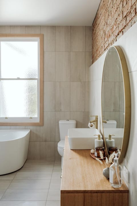 Sweet Home Alexander House in Burnie