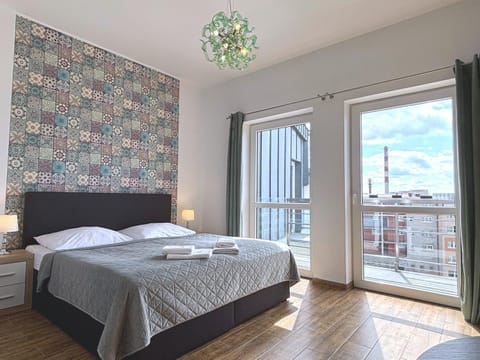 Bed, Bedroom, towels, wardrobe