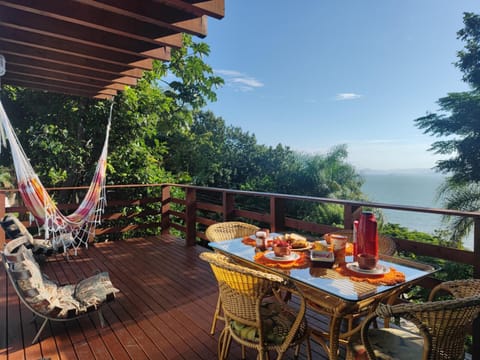Property building, View (from property/room), Balcony/Terrace, Dining area, Sea view