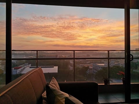 Natural landscape, View (from property/room), Balcony/Terrace, Seating area, Sunrise