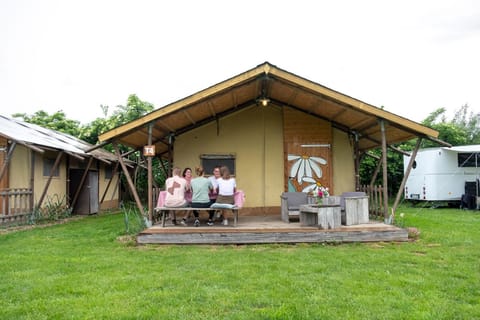 Hoeve Linnerveld XL Luxury tent in Limburg (province)