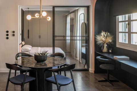 Living room, Seating area, Dining area