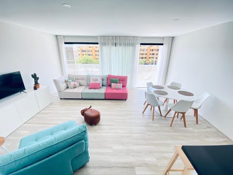 Living room, Dining area