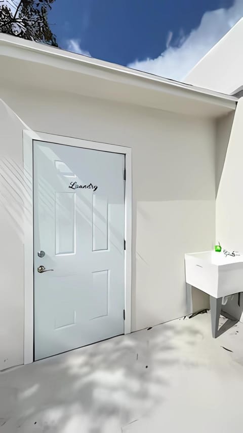 Cozy Private Room, near the Airport - Free parking - 01 Vacation rental in Miami