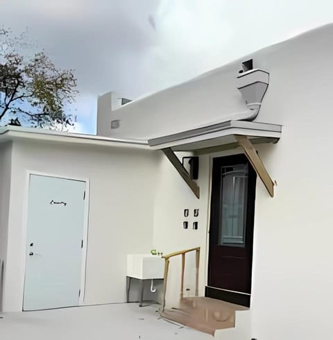 Cozy Private Room, near the Airport - Free parking - 01 Vacation rental in Miami