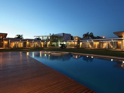 Swimming pool, Swimming pool