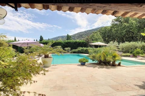 Villa de 300 m au coeur du Luberon au calme sans Villa in Provence-Alpes-Côte d'Azur