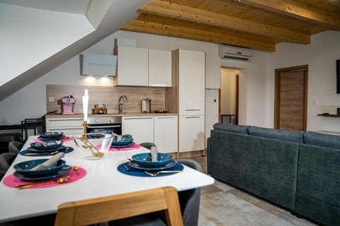 Living room, Dining area, kitchen