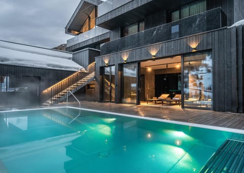 Property building, Winter, Balcony/Terrace, Spa and wellness centre/facilities, Pool view, Swimming pool