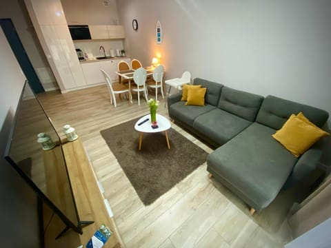 TV and multimedia, Kitchen or kitchenette, Living room, Dining area