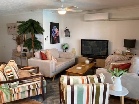 Living room, Lounge or bar, Seating area