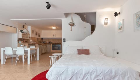 Bed, Photo of the whole room