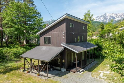 Property building, Spring, Day, Garden