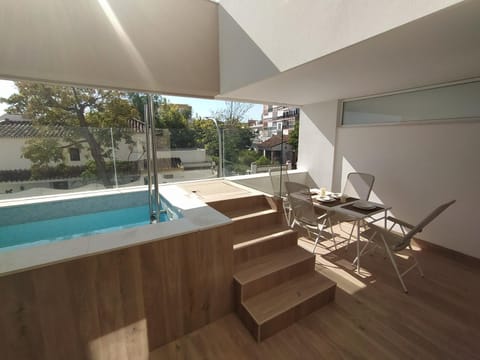 Balcony/Terrace, Swimming pool