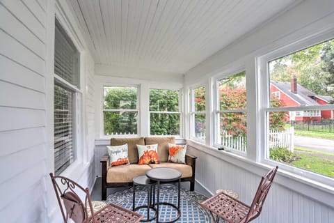 Pet-Friendly Home - half Mi to Downtown Willoughby! House in Willoughby