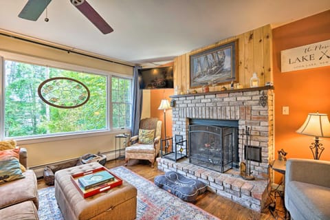 Rustic Adirondacks Home with Hot Tub and Lake Access! House in Capital District, NY, USA