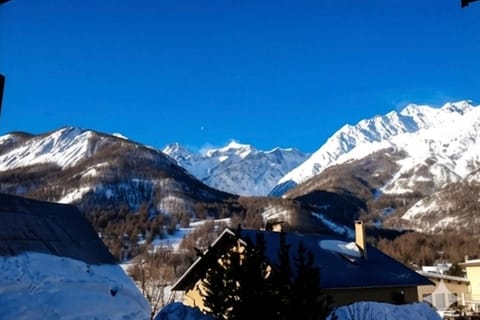 Family mountain retreat with breathtaking views Apartment in Le Monêtier-les-Bains