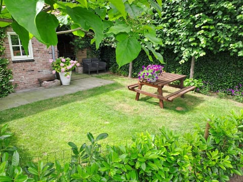 Guesthouse Valkenswaard Bed and Breakfast in Hamont-Achel