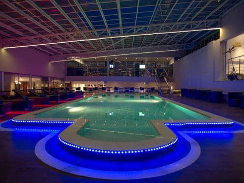 Facade/entrance, Swimming pool