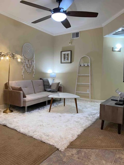 Balmoral Apartment in Santa Clara