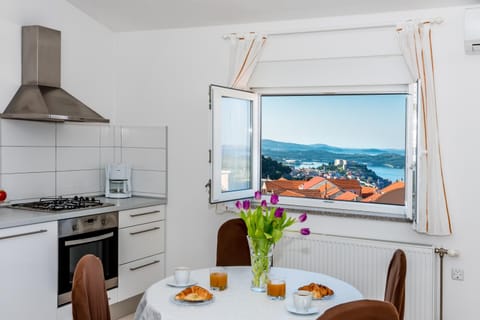 Apartment Anamarija with sea view Apartment in Šibenik