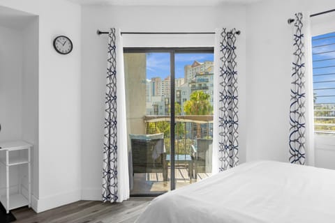 Cozy Condo on International Dr. Near Universal Studios Apartment in Orlando