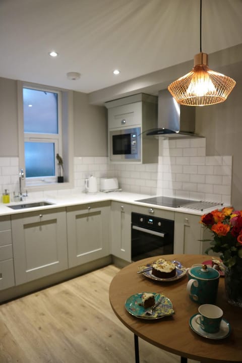 Kitchen or kitchenette, Dining area, kitchen
