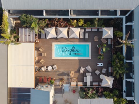 Swimming pool, Swimming pool