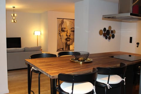 Dining area, kitchen