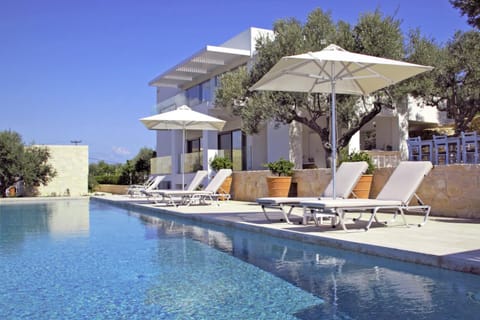 Property building, Summer, Garden, Swimming pool