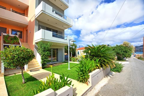 Property building, Facade/entrance