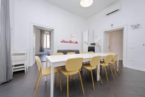 Kitchen or kitchenette, Living room, Seating area, Dining area, air conditioner
