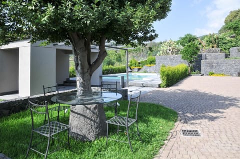 Natural landscape, Garden, Garden view, Mountain view, Swimming pool