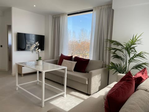 TV and multimedia, Living room, Seating area