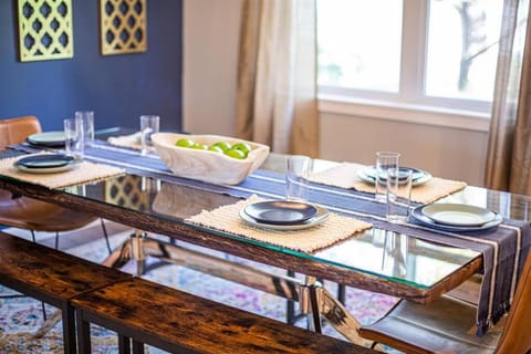 Hot tub, bench bike, kid pet friendly House in South Haven