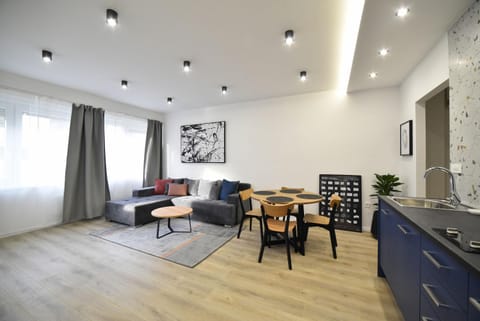 Living room, Photo of the whole room, Seating area, Dining area, City view