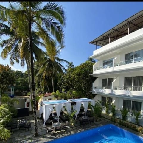 Property building, Day