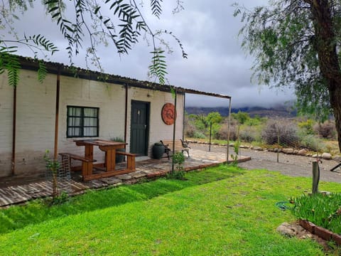 Property building, Garden, Balcony/Terrace